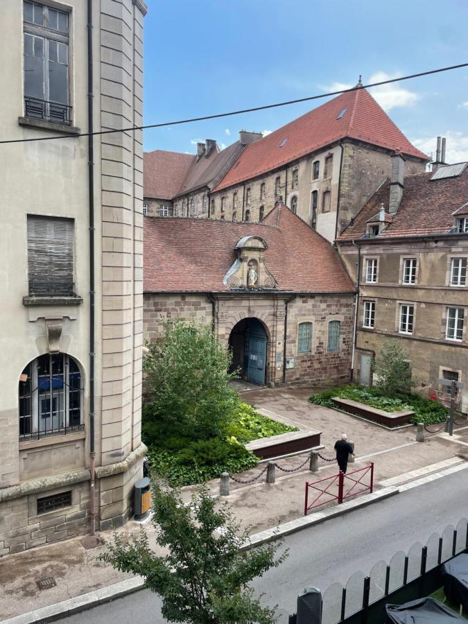 F1 Centre Historique Saint Valbert リュクスイユ＝レ＝バン エクステリア 写真